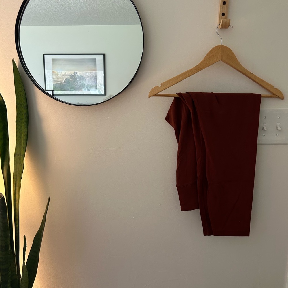 Lululemon - InStill High-Rise Tight 25” in Date Brown